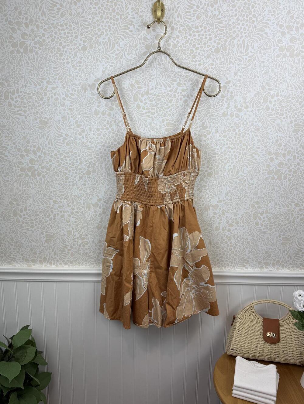 Hutch by Anthropologie Tan Floral Sleeveless Smocked 5" Romper - Size - Small - Picture 4 of 10